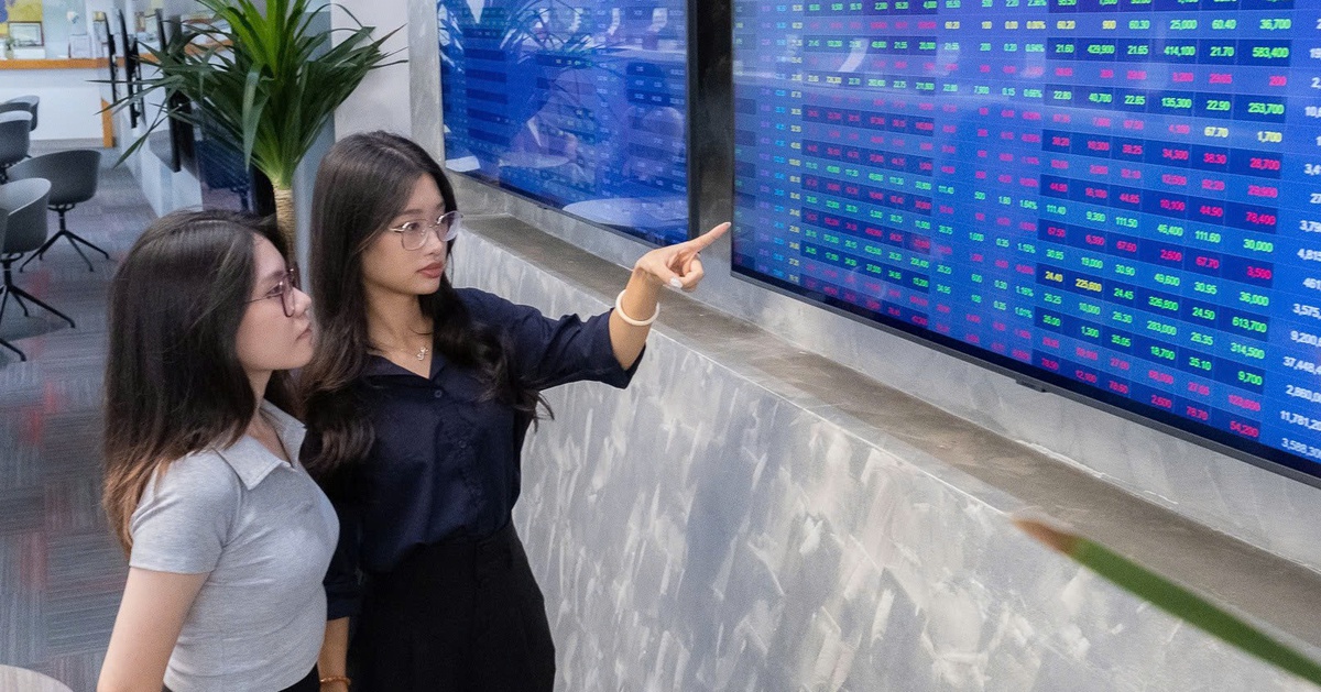 Thúc đẩy nhiều sản phẩm mới, tăng tỉ trọng nhà đầu tư tổ chức trên thị trường chứng khoán