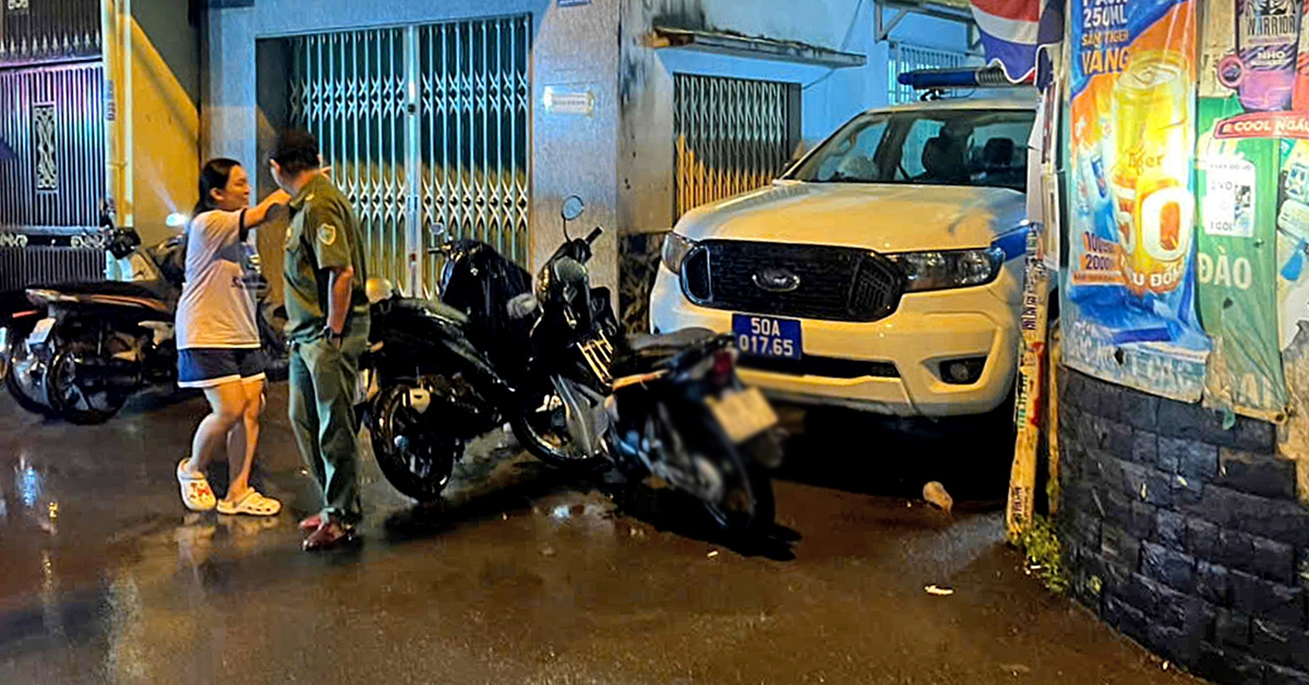 Mới sáng bày ra nhậu hát karaoke, ở cùng nhà phải nói chuyện với nhau qua tin nhắn vì quá ồn