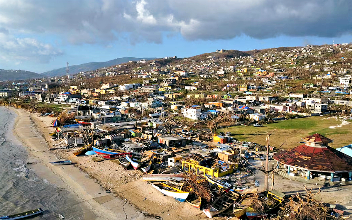 Vì sao siêu bão Melissa có thể 'nuốt trọn' gần 1/3 GDP của Jamaica?