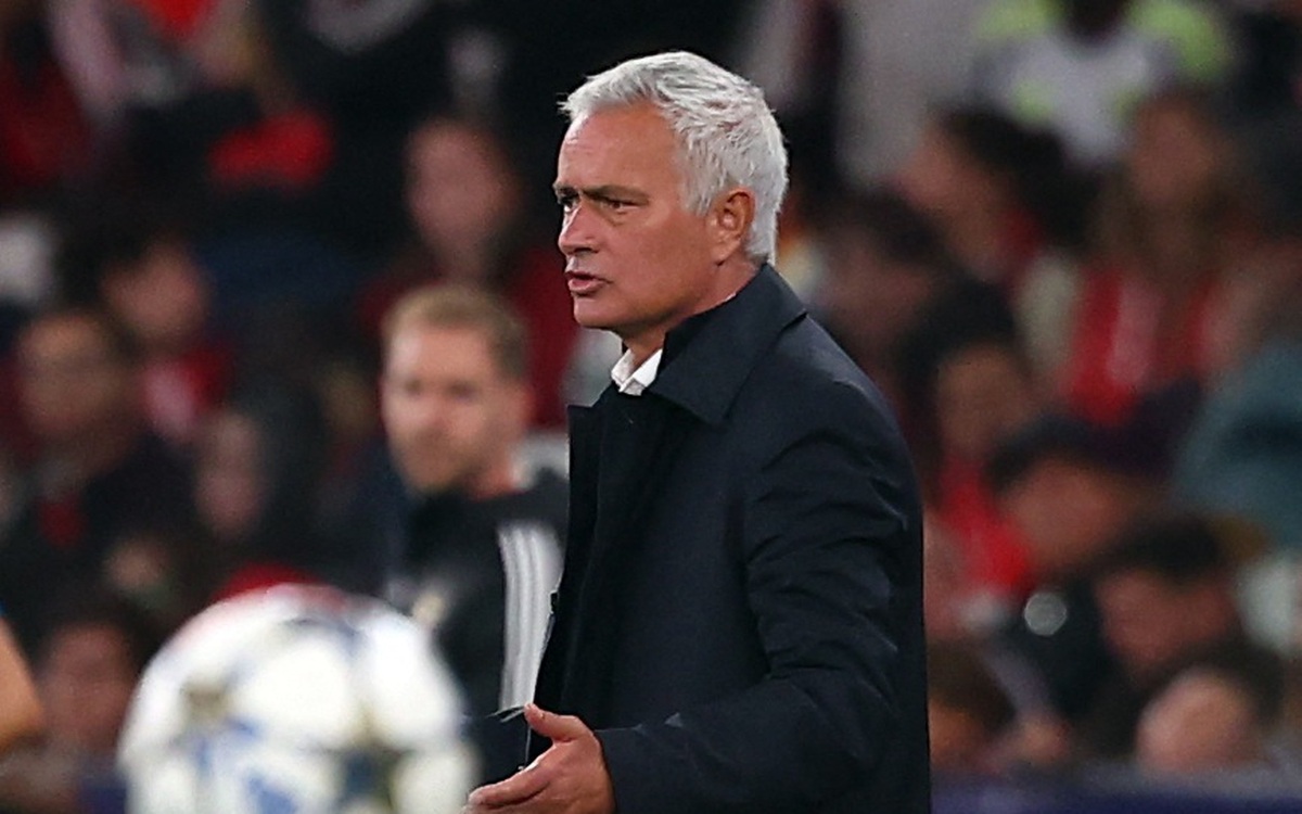 HLV Mourinho vẫn chưa biết mùi chiến thắng tại Champions League