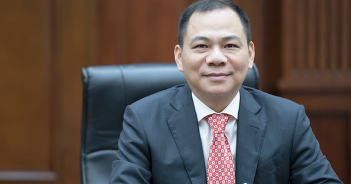 Tỉ phú Phạm Nhật Vượng cùng hai con trai lập công ty hàng không vũ trụ