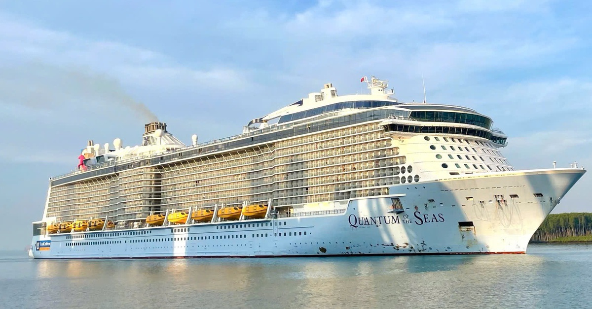 Nhiều tàu biển hạng sang trở lại TP.HCM