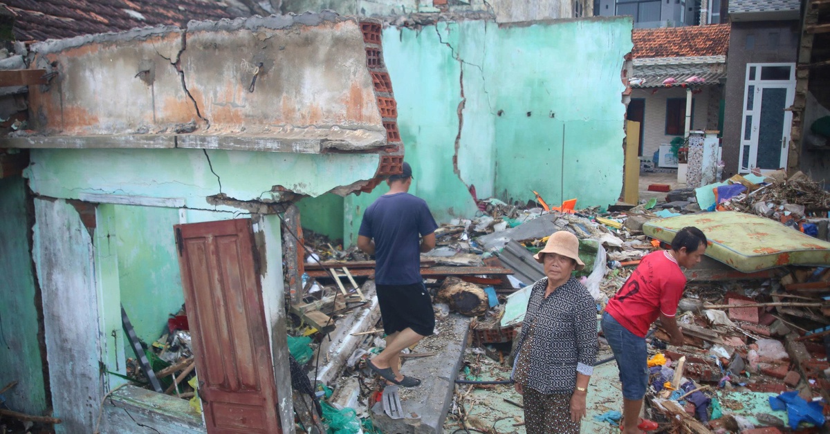 Tổng Bí thư Tô Lâm, Thủ tướng Phạm Minh Chính gửi lời thăm hỏi bà con bị thiệt hại do bão Kalmaegi