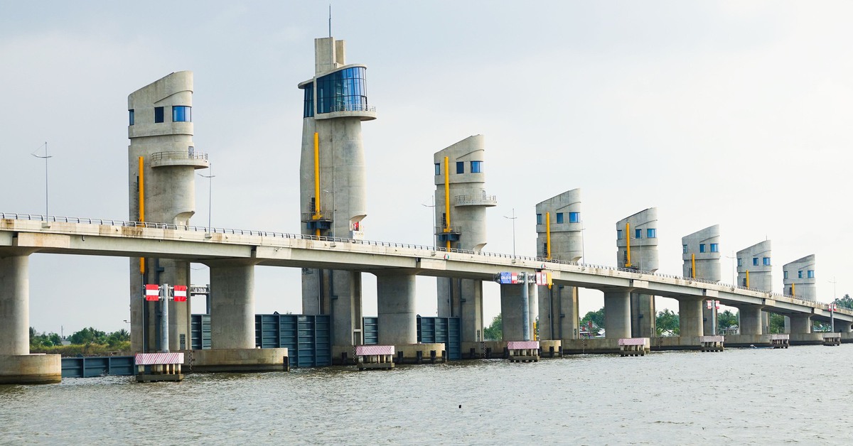 Đóng 9 đến 11 van cống Cái Lớn - Cái Bé để điều tiết nước, hạn chế ngập úng do triều cường