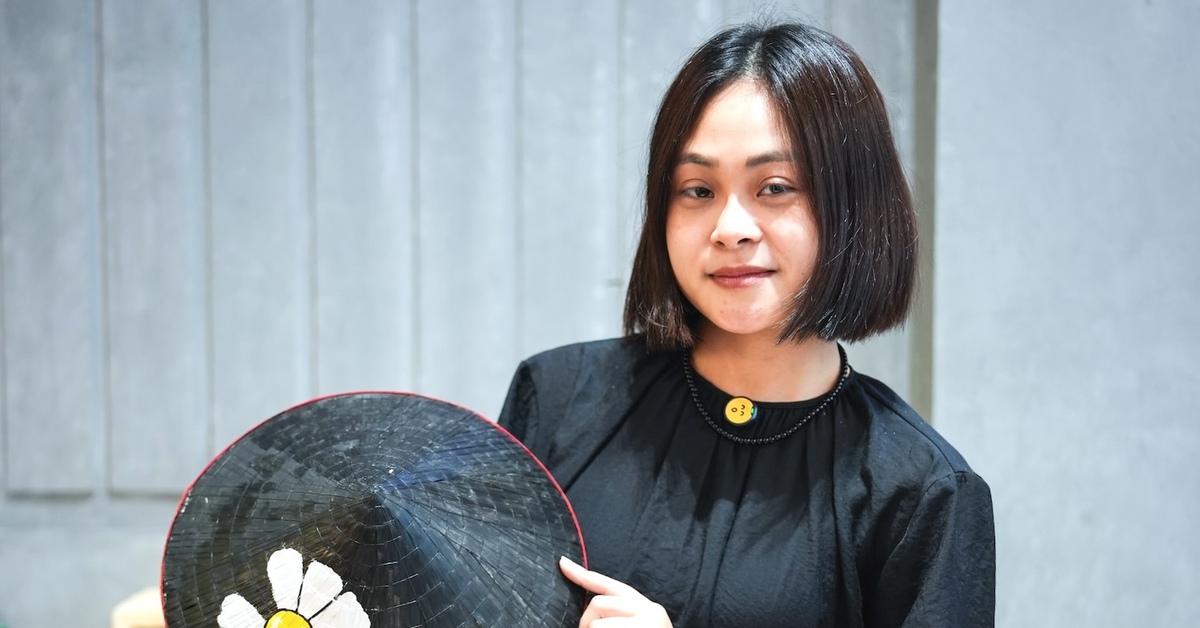 Fan Việt vẽ nón hoa cúc, háo hức G-DRAGON 2025 WORLD TOUR [Übermensch] IN HANOI, presented by VPBank