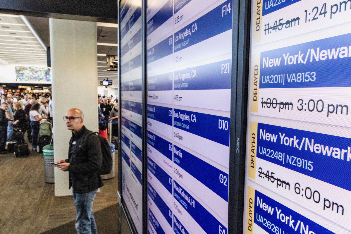 Mỹ cắt giảm chuyến bay do chính phủ đóng cửa, 3,2 triệu khách trễ chuyến