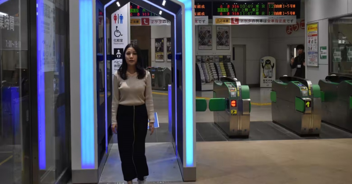 Đường sắt Nhật Bản thử nghiệm cổng soát vé nhận dạng khuôn mặt