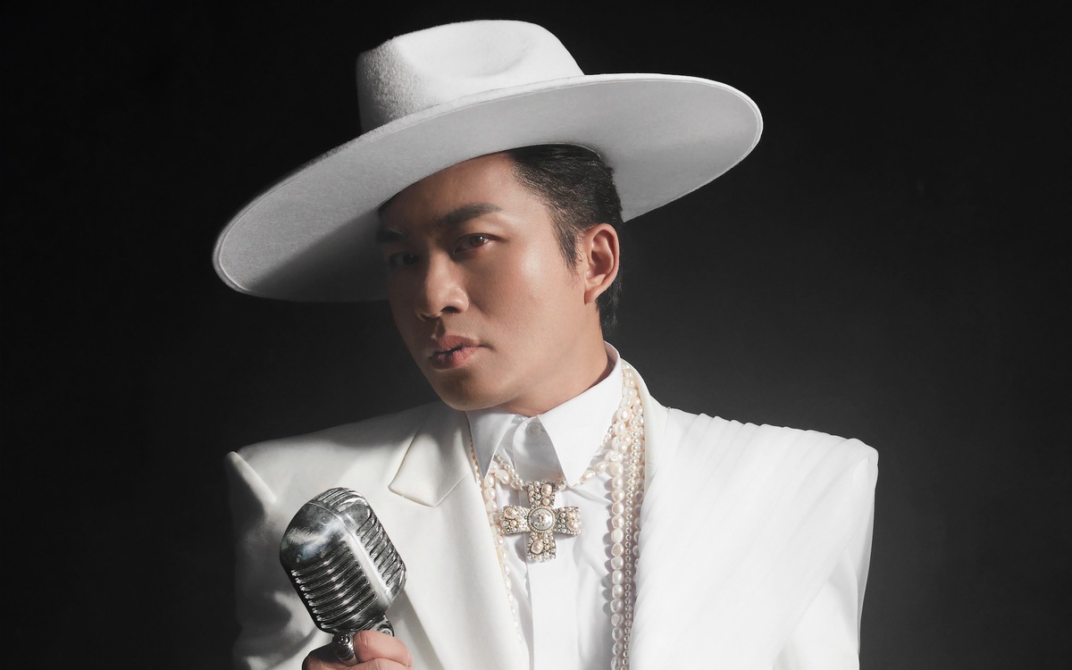 Tùng Dương bớt hoa mỹ