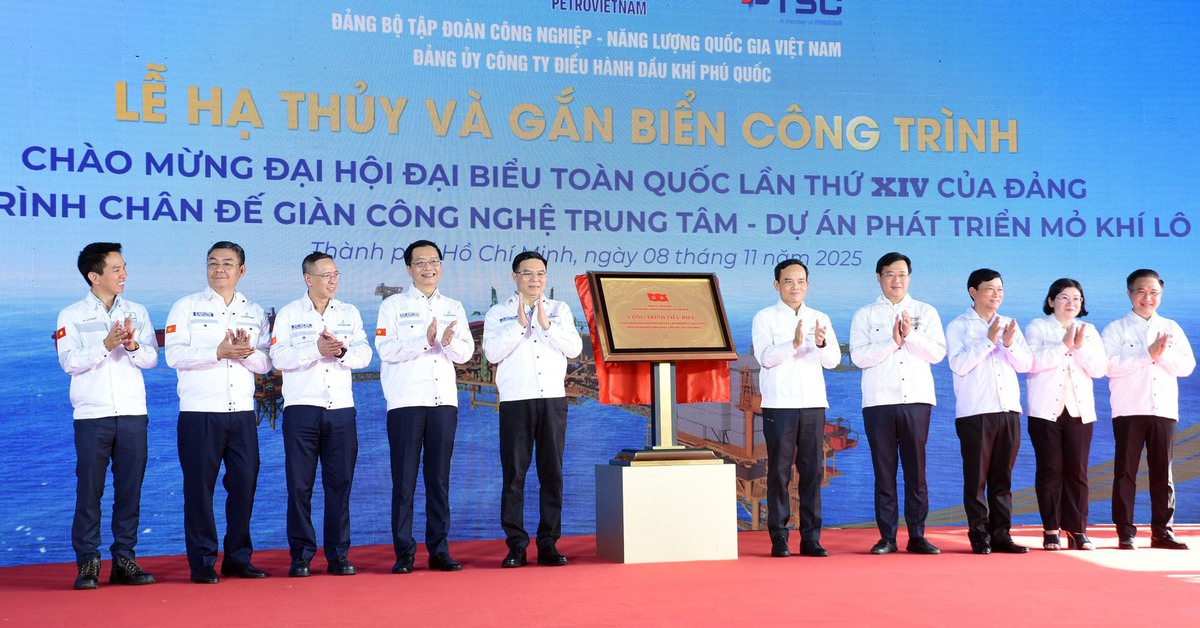 Bí thư Thành ủy TP.HCM Trần Lưu Quang dự lễ gắn biển công trình trọng điểm thuộc dự án mỏ khí