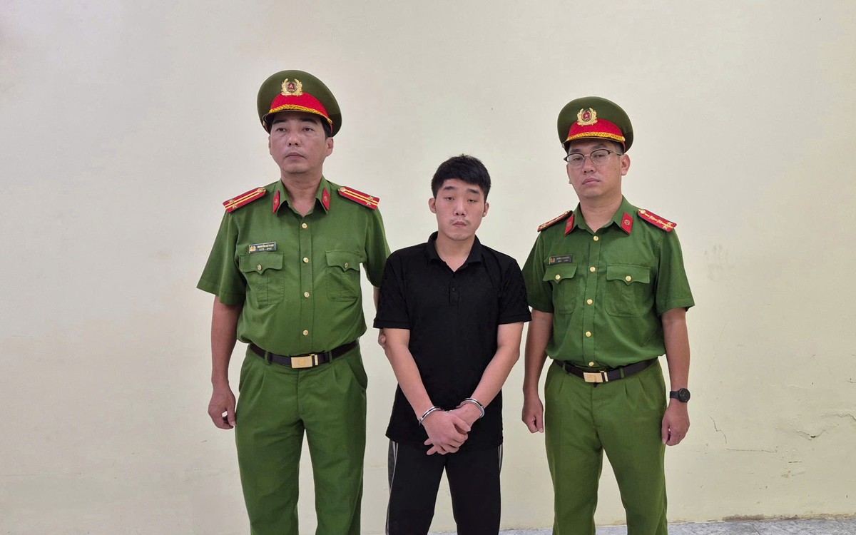 Sau 'Tàng Keng Ông Trùm', Công an TP.HCM tiếp tục bắt TikToker 'Dù Bầu Trời'