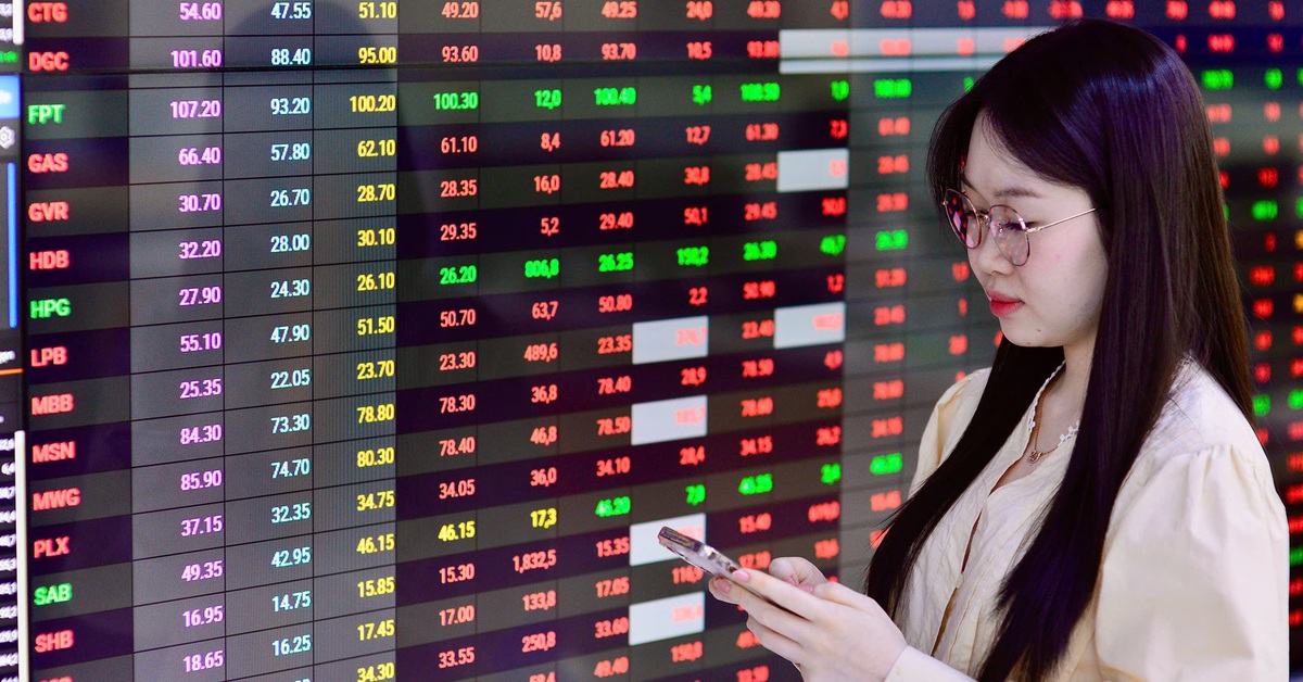 Dòng tiền trên thị trường chứng khoán đang 'nguội' nhanh, vì sao?