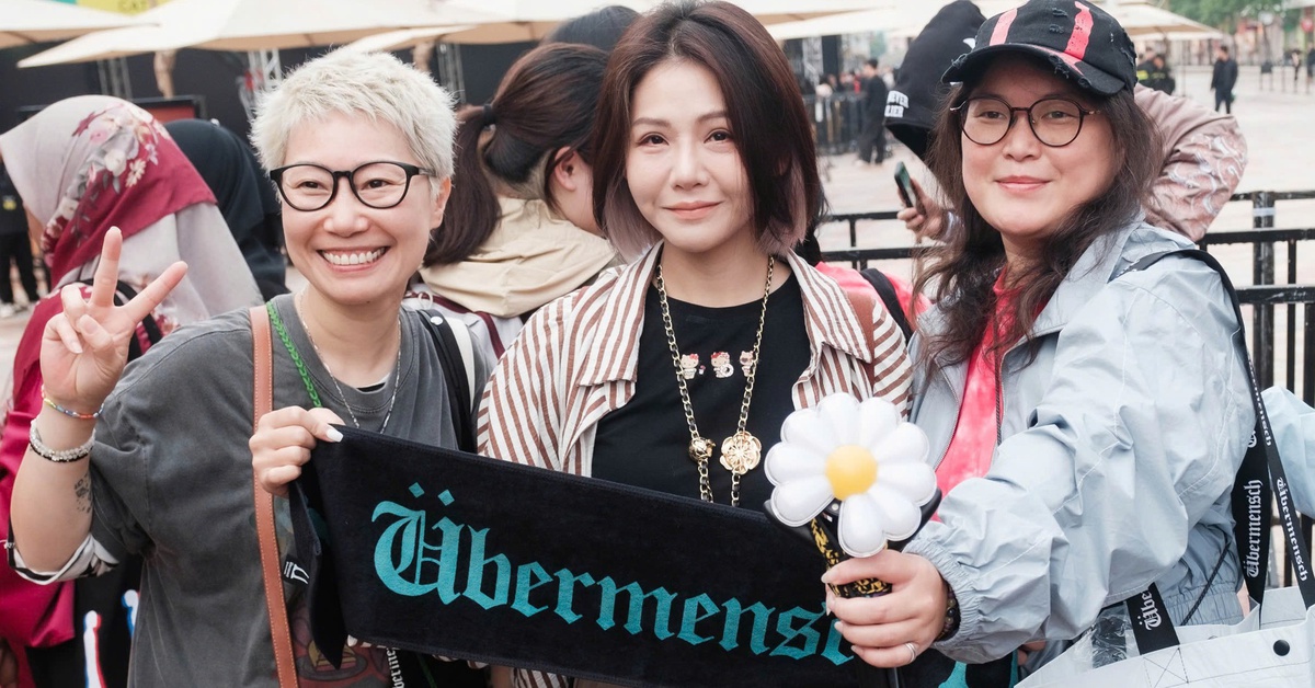 Fan quốc tế 'đu' G-DRAGON ở Hà Nội, tranh thủ ăn phở và bánh mì, uống cà phê sữa đá