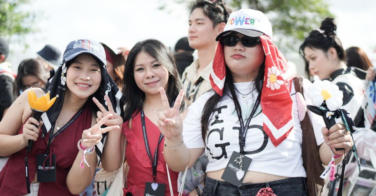 Fan Việt hò reo 'anh Long, anh Long', G-DRAGON bối rối, fan nước ngoài kiểu, ủa, sao alo, alo?