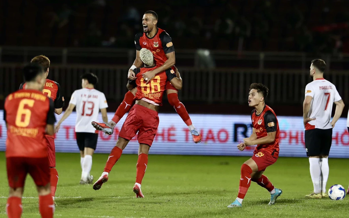 Lội ngược dòng khó tin, Ninh Bình đánh bại Công An TP.HCM trong trận cầu 7 bàn thắng