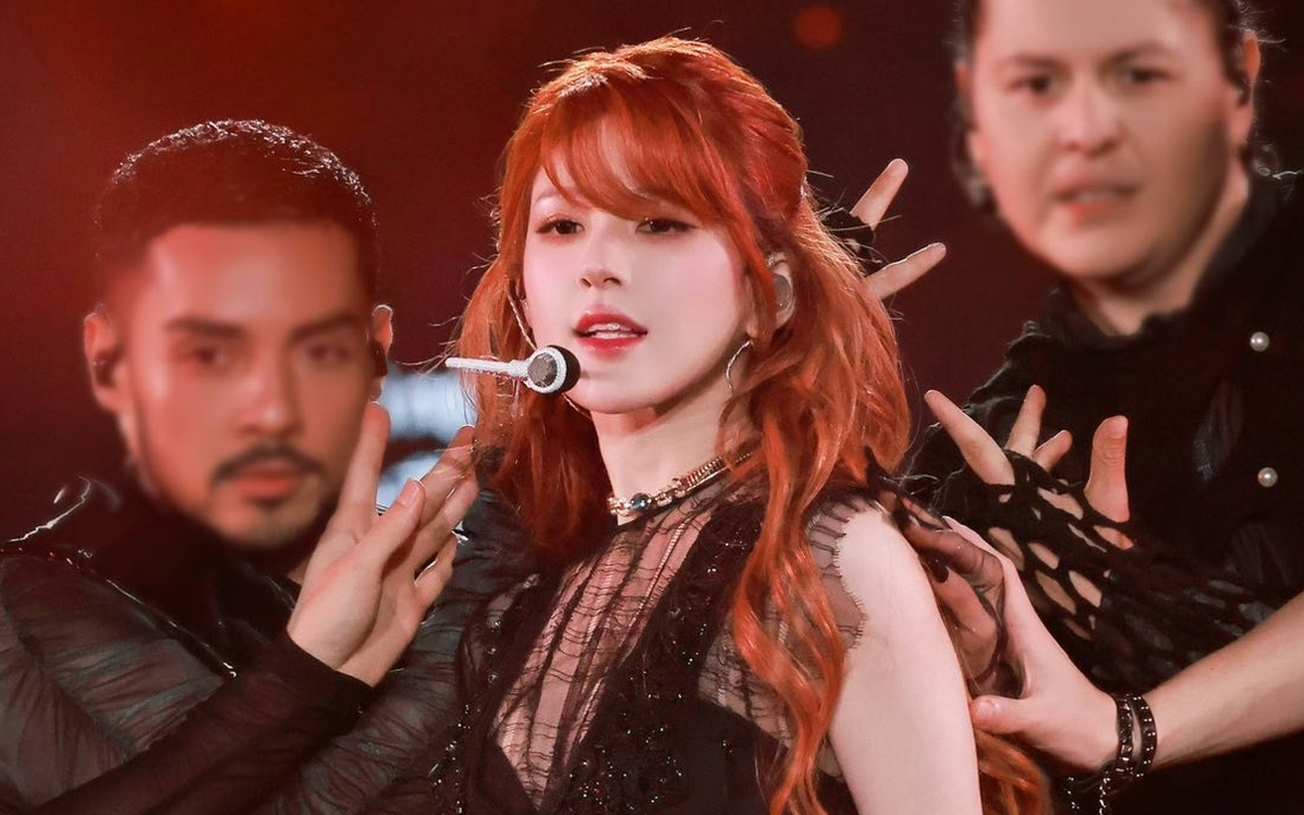 Triệu Lộ Tư bật khóc trong concert: 'Tôi từng nghĩ sẽ giải nghệ'