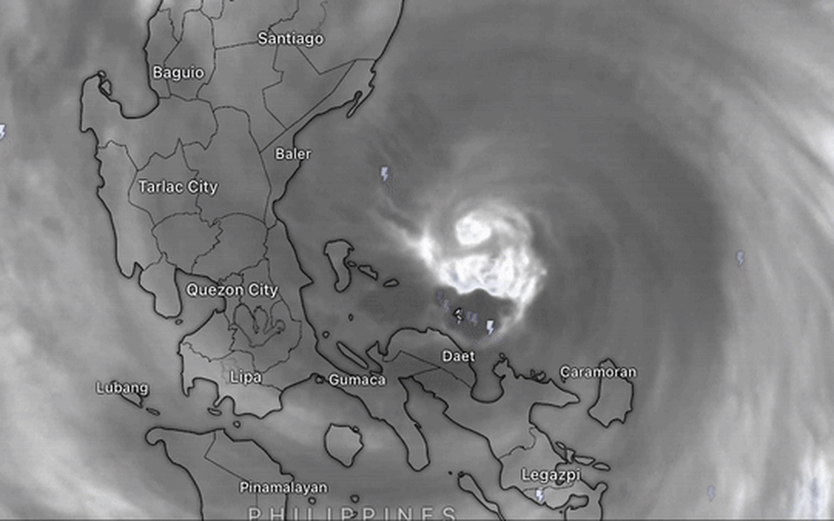 Bão Phượng Hoàng mạnh lên đầu cấp siêu bão