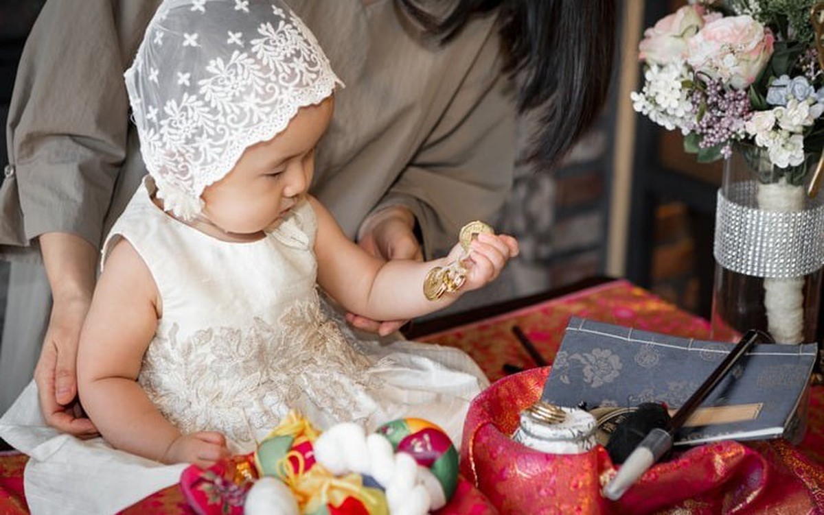 ‘Cuộc chiến’ mới ở Hàn Quốc: Đặt tiệc thôi nôi trước khi sinh con