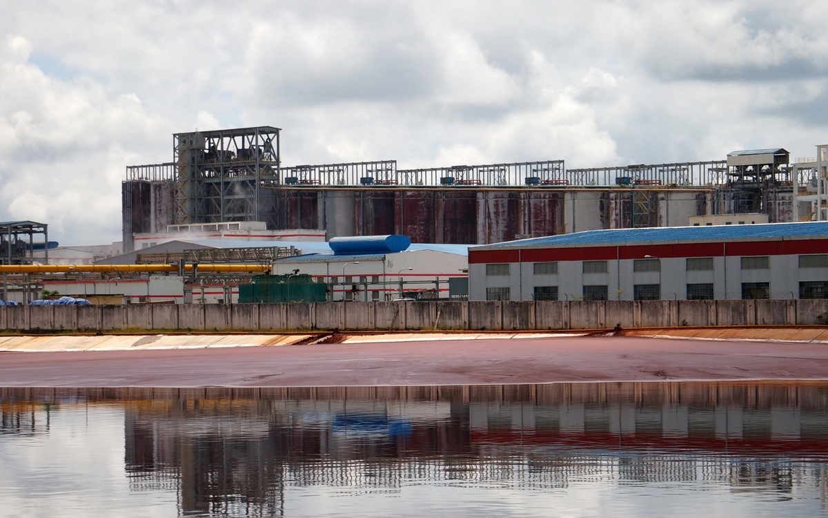 Nổ bồn chứa axit tại nhà máy bô xít Tân Rai, 2 công nhân tử vong