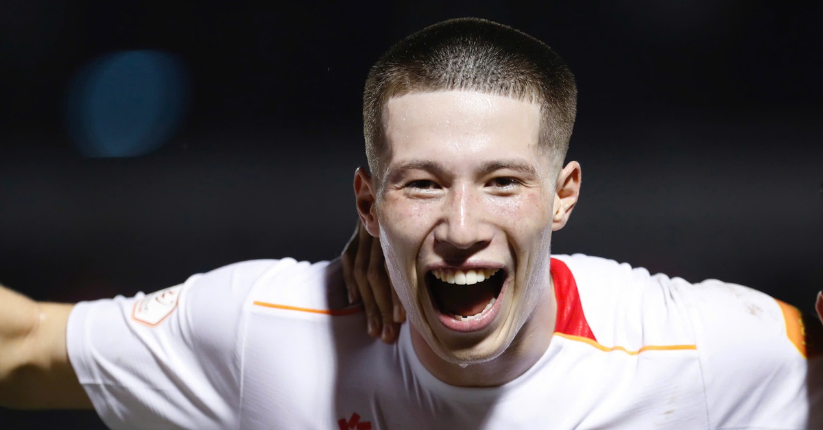 Cầu thủ Việt kiều Anh có bàn thắng lịch sử ở V-League