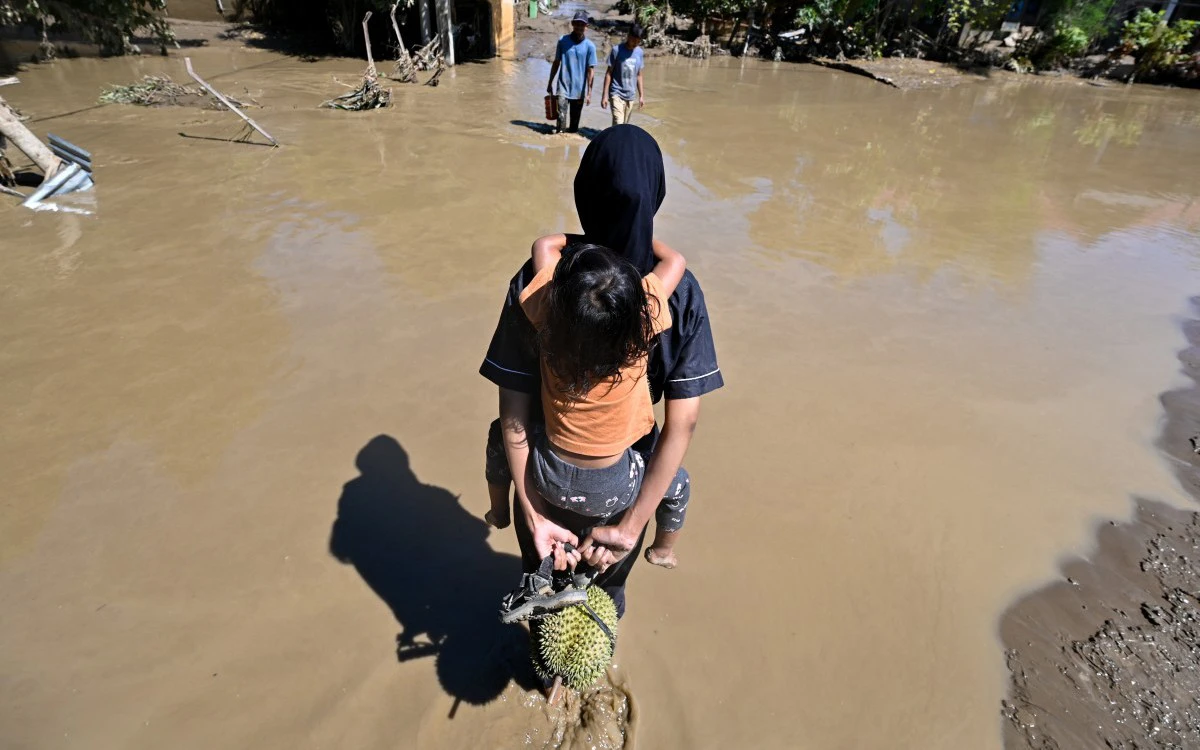 Lũ lụt hoành hành châu Á: Indonesia hơn 440 người chết, Sri Lanka kêu gọi viện trợ quốc tế