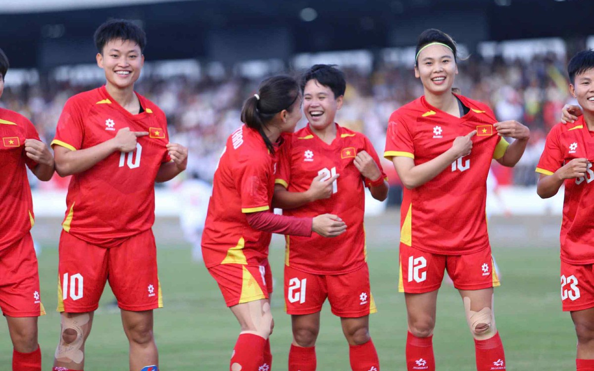 Tuyển nữ Việt Nam - Myanmar (hiệp 1) 2-0: Bích Thùy nâng tỉ số