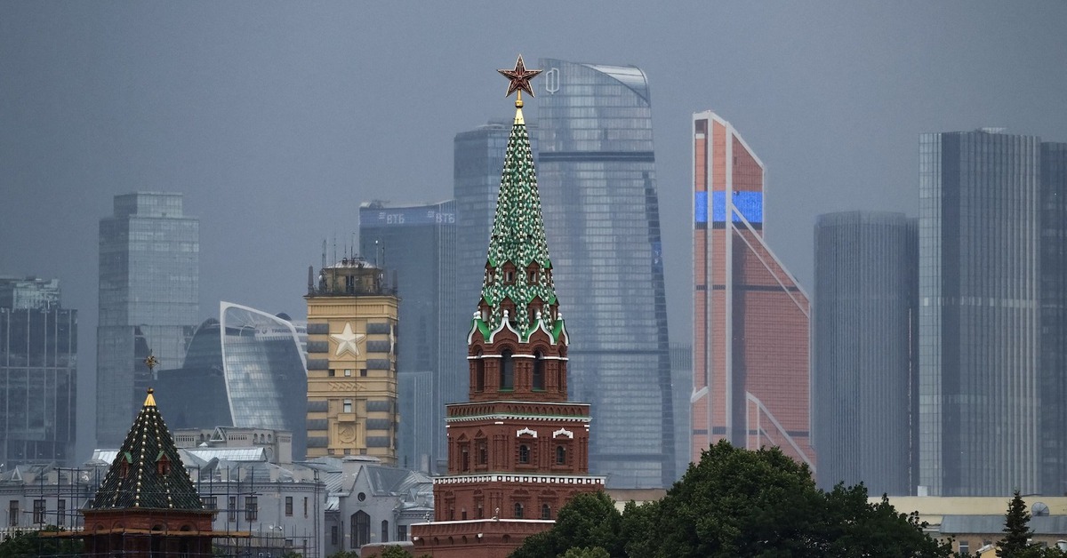 15 drone bay về hướng Matxcơva, xuồng không người lái tấn công tàu chở dầu ở Biển Đen