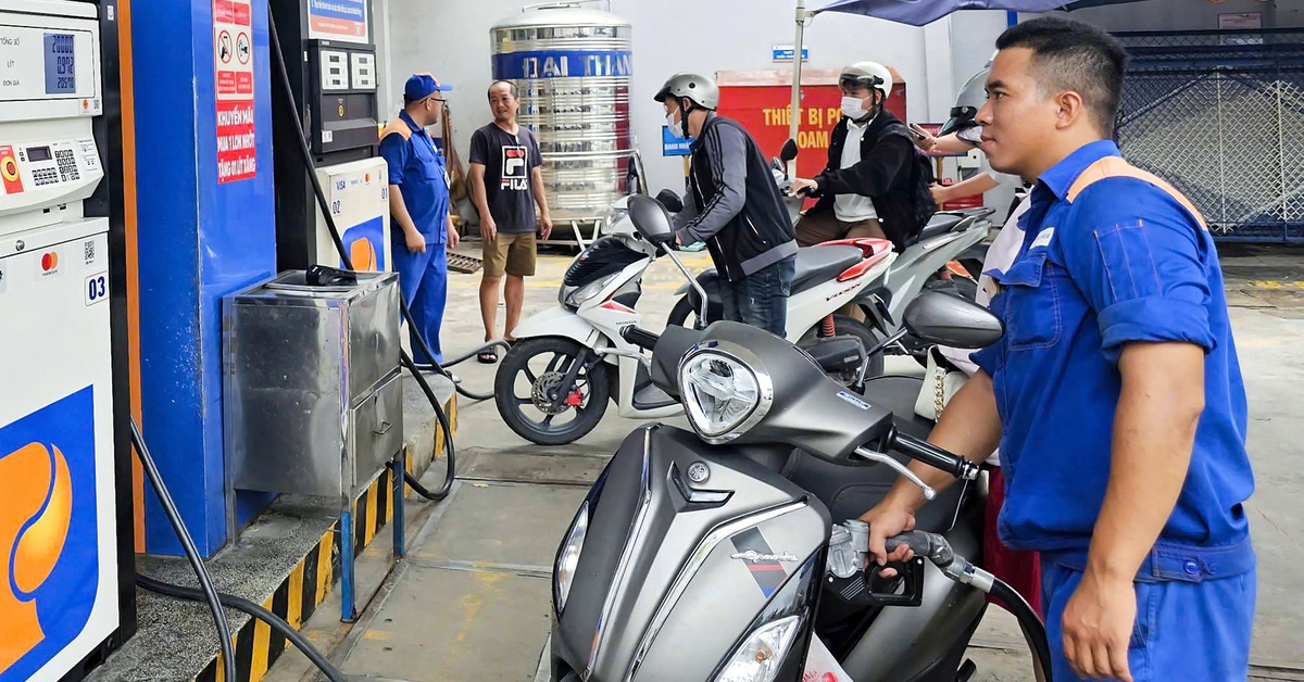 Đồng loạt giảm giá xăng dầu từ 15h chiều 11-12