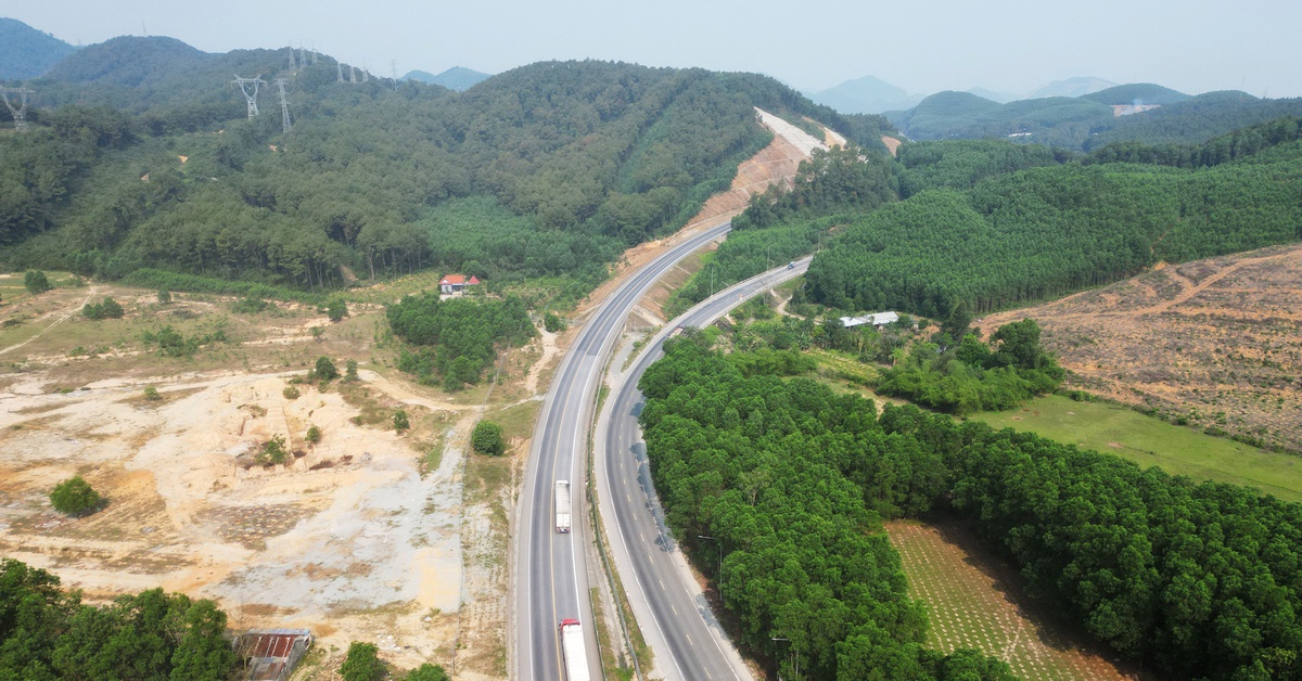 Cao tốc Cam Lộ - La Sơn sẽ được mở rộng từ ngày 19-12