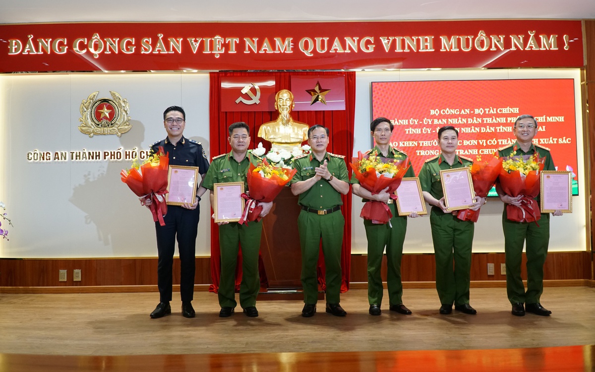 Bộ Công an thưởng nóng lực lượng phá đường dây ma túy xuyên quốc gia, thu 174kg ma túy