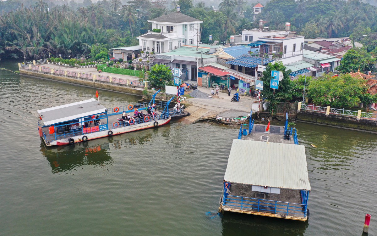 Phà Bình Quới chạy lại, người dân 'thở phào' vì né được điểm kẹt xe