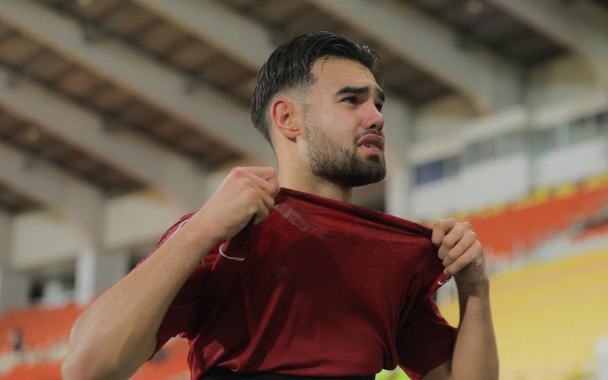 Bị loại cay đắng, cầu thủ nhập tịch Indonesia khóc nức nở