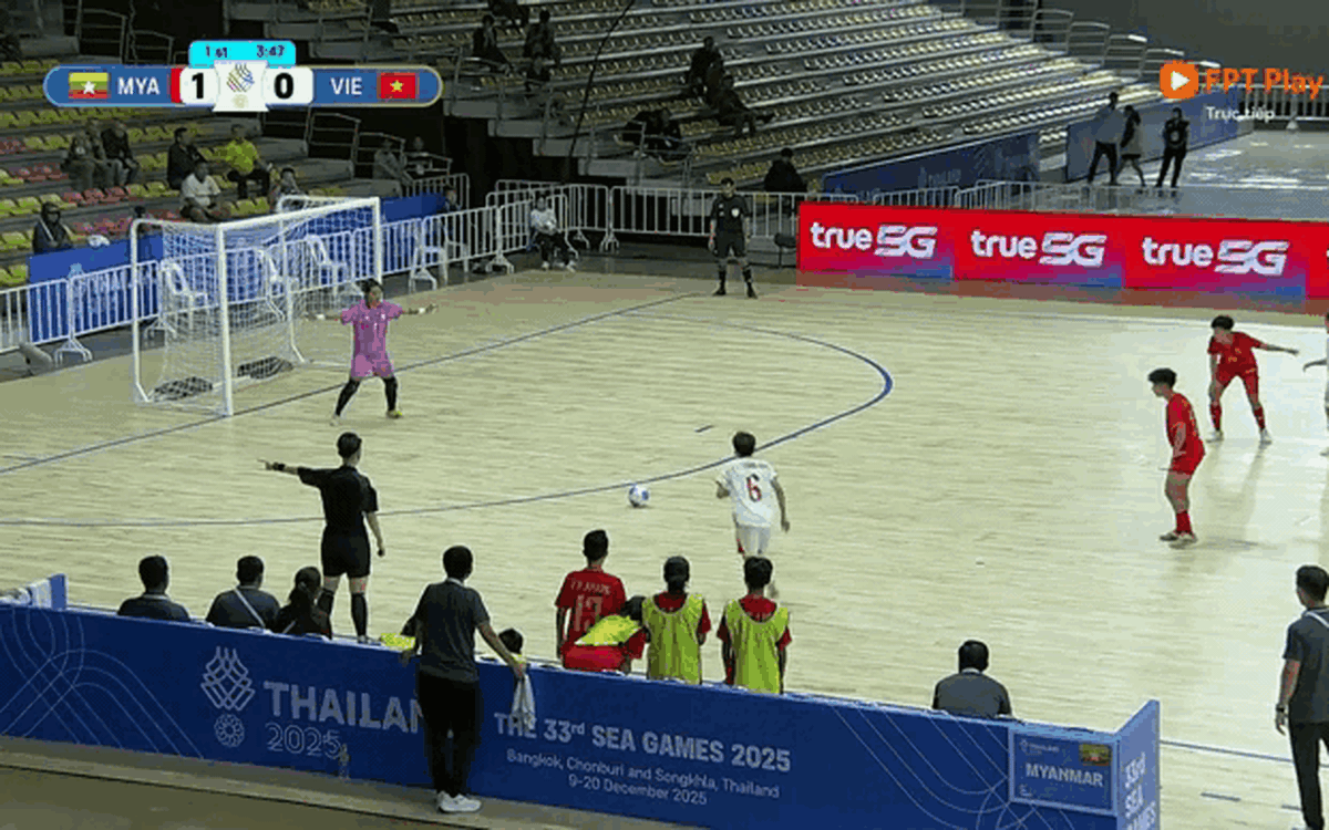 Nhất bảng B, futsal nữ Việt Nam tiến vào bán kết SEA Games 33