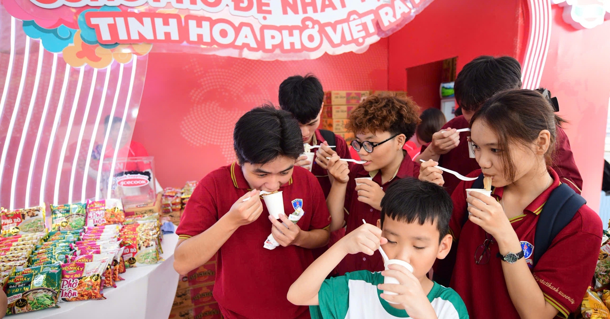 Mang trải nghiệm 'ngon như phở quán' đến Ngày của Phở 2025