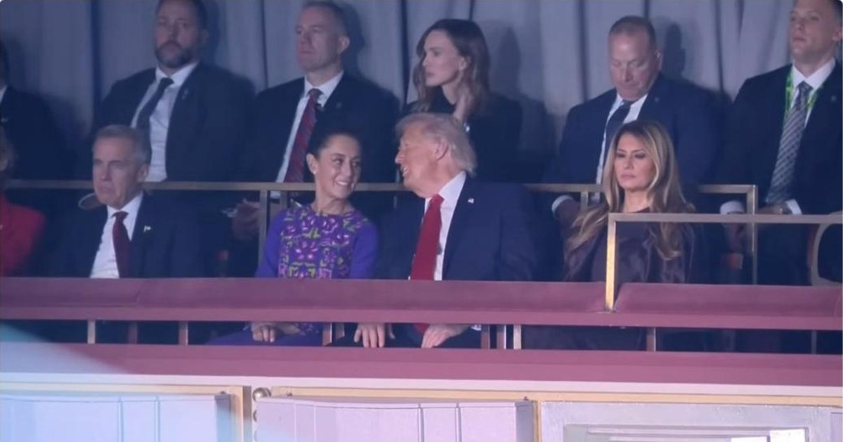 Video chỉnh sửa về Đệ nhất phu nhân Mỹ Melania Trump lan truyền sau lễ bốc thăm World Cup 2026 - Tuổi Trẻ Online
