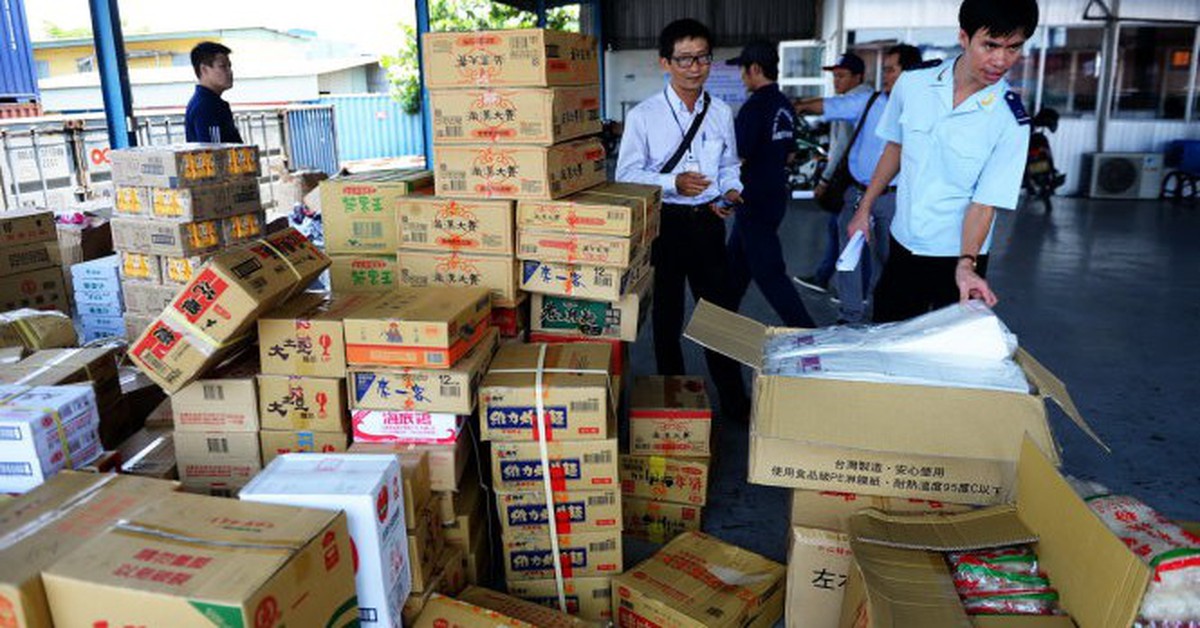 Chính phủ siết chặt mặt trận chống buôn lậu, hàng giả