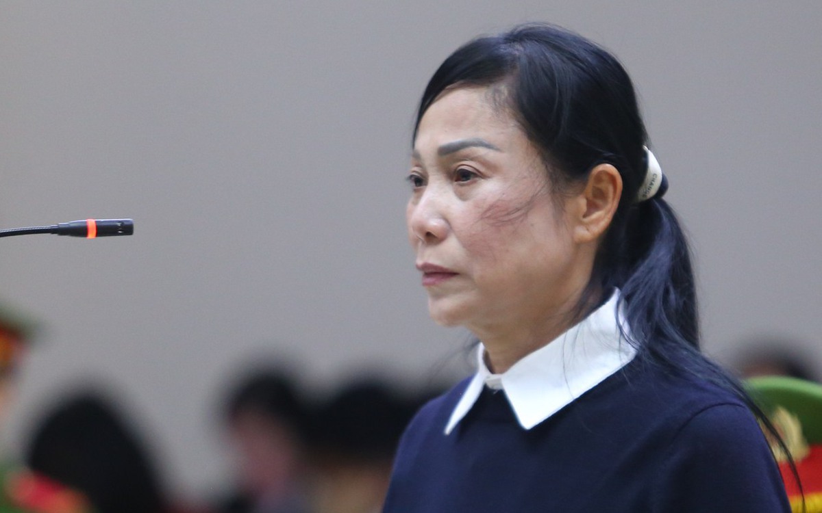 Nhận hối lộ 48 tỉ, bà Hoàng Thị Thúy Lan khóc nghẹn ngào xin giảm án