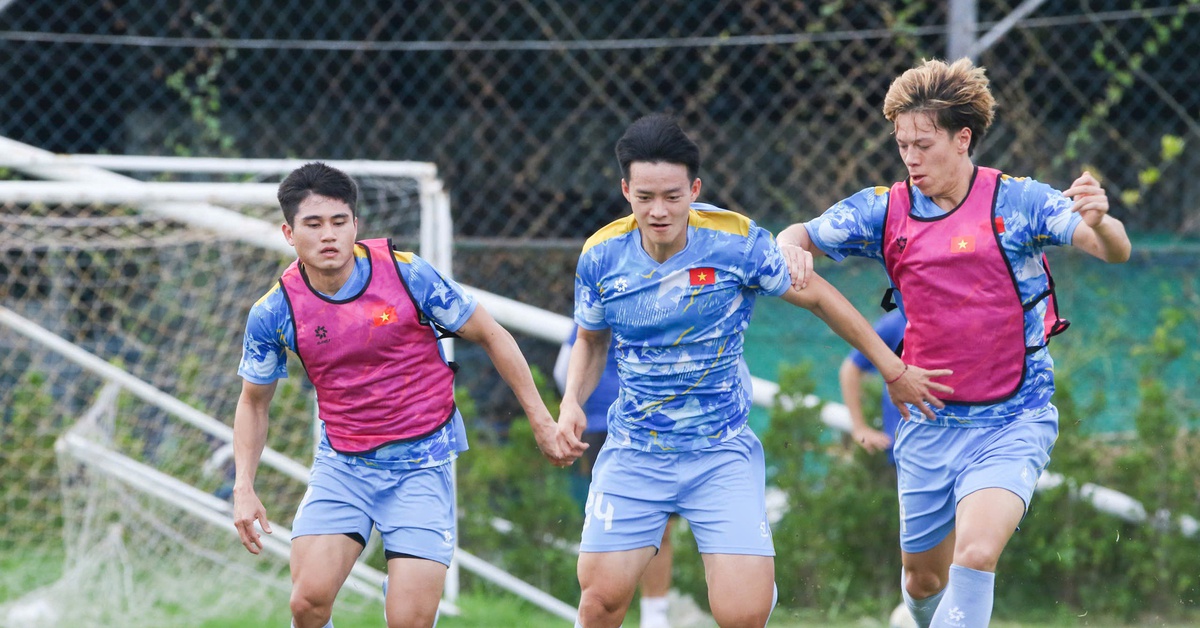 HLV Kim Sang Sik tiếp tục chọn 3 