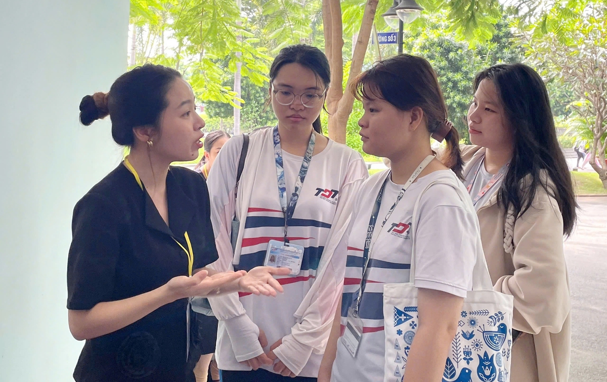 Bằng giỏi, GPA cao vẫn thất nghiệp, sinh viên đang thua ở đâu?