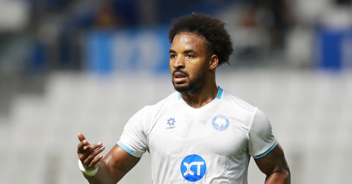 Xuân Son tỏa sáng giúp Nam Định thắng trên đất Thái