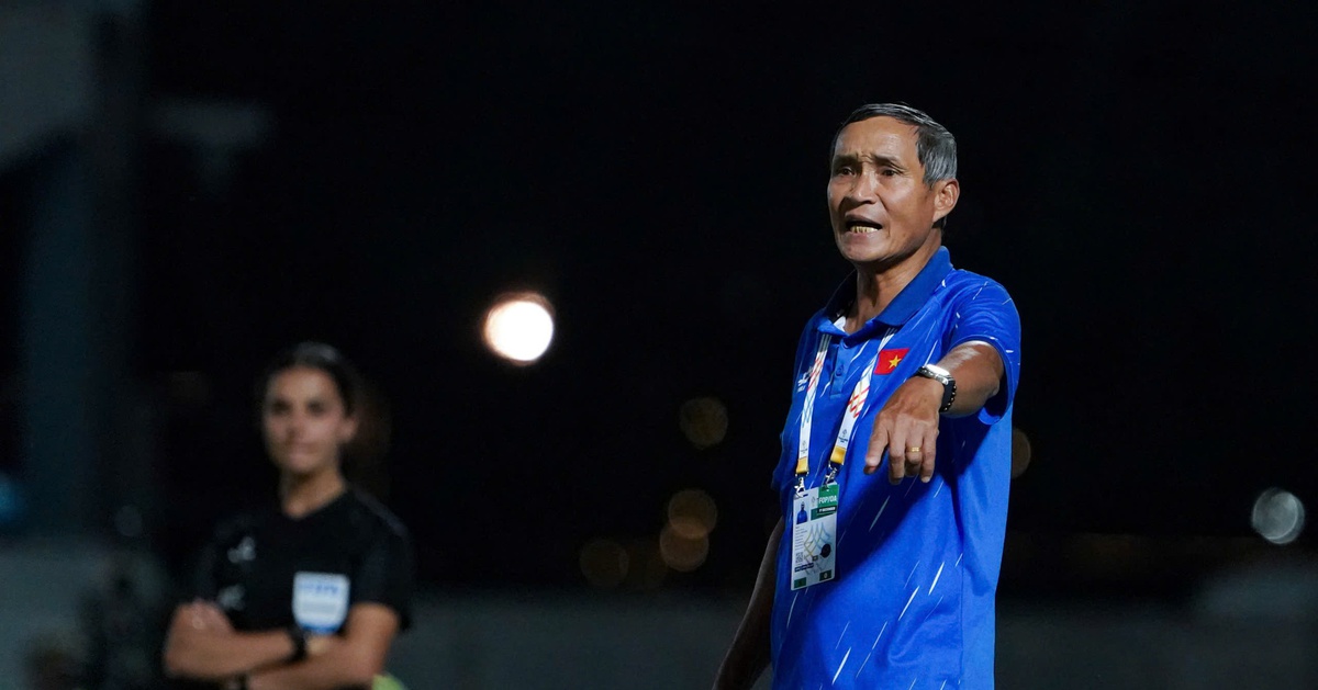 HLV Mai Đức Chung: 'Tôi không hiểu được trọng tài ở SEA Games 33'