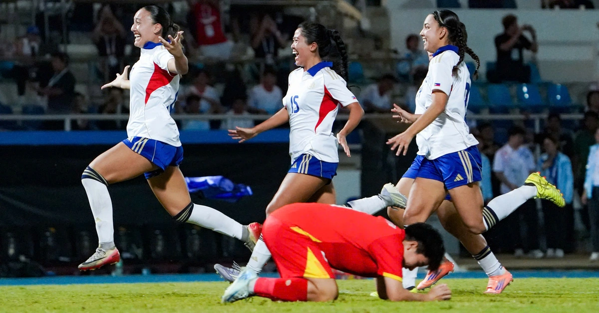 Tuyển nữ Việt Nam thua tức tưởi, CĐV các nước chỉ trích trọng tài và ban tổ chức