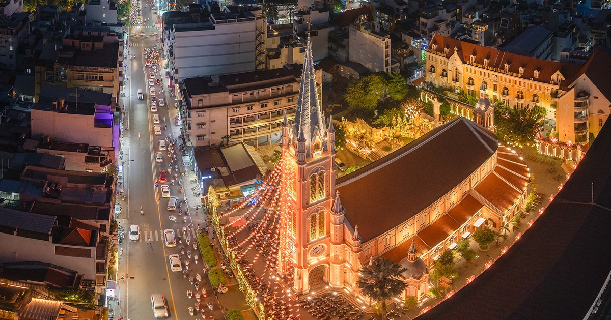 Ngắm loạt nhà thờ lung linh, điểm check-in ‘siêu hot’ mùa Giáng sinh năm nay