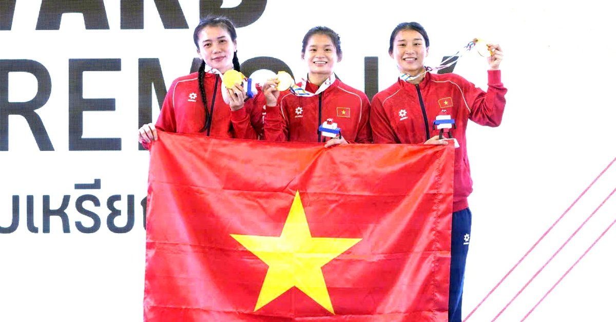 Ba chị em ruột ở Huế làm điều lịch sử ở môn vật SEA Games 33