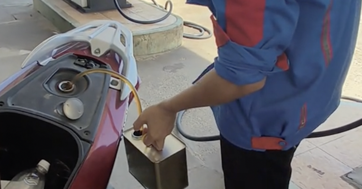 Không nhận chuyển khoản, nhân viên cây xăng hút lại xăng: Thiếu chuyên nghiệp lẫn thiếu tình