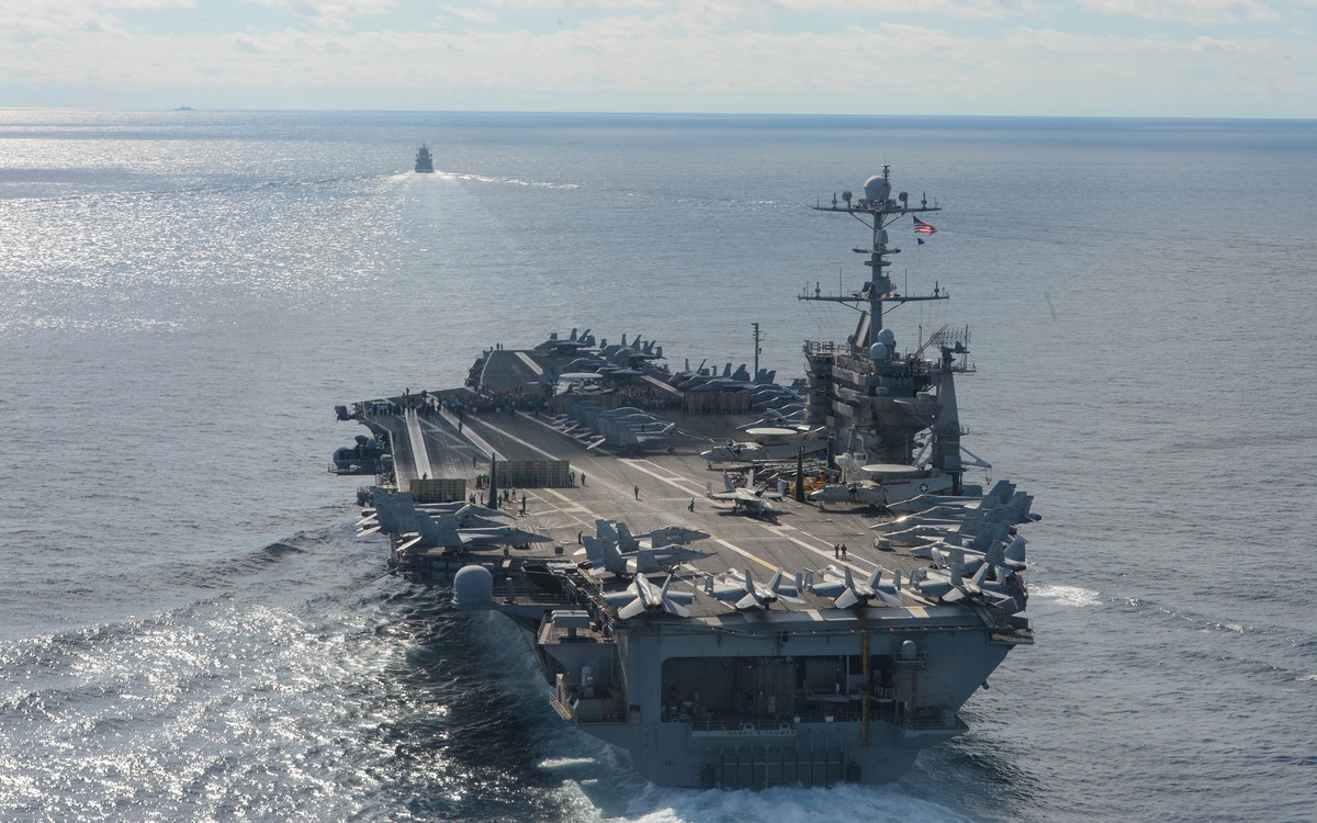 Thấy gì qua ngân sách quốc phòng kỷ lục vừa được Mỹ thông qua?