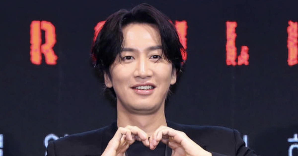 Lee Kwang Soo là MC trong 'hôn lễ thế kỷ' của Kim Woo Bin, Shin Min Ah