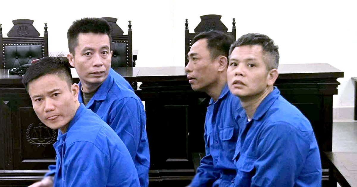 Ba cựu cán bộ công an hầu tòa vì nhận hối lộ 'tha' bốn người sử dụng ma túy trong quán karaoke