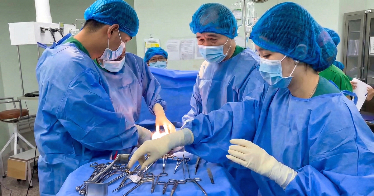 Bé trai 36 tuần, chào đời sớm 'bất đắc dĩ' đã cai máy thở