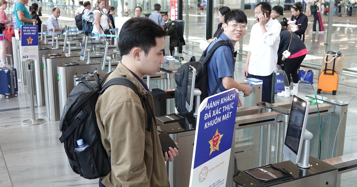 Bay thời công nghệ