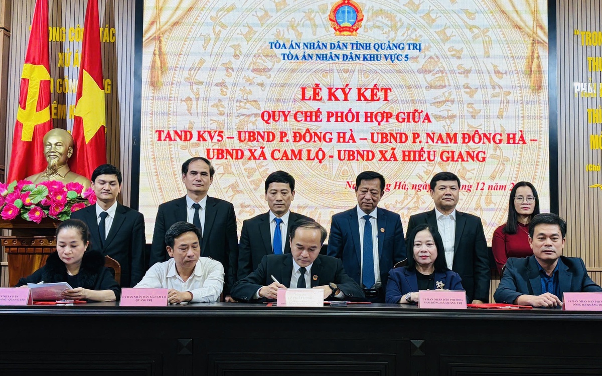 Thẩm phán làm việc trực tiếp với cán bộ xã, phường để giải quyết án